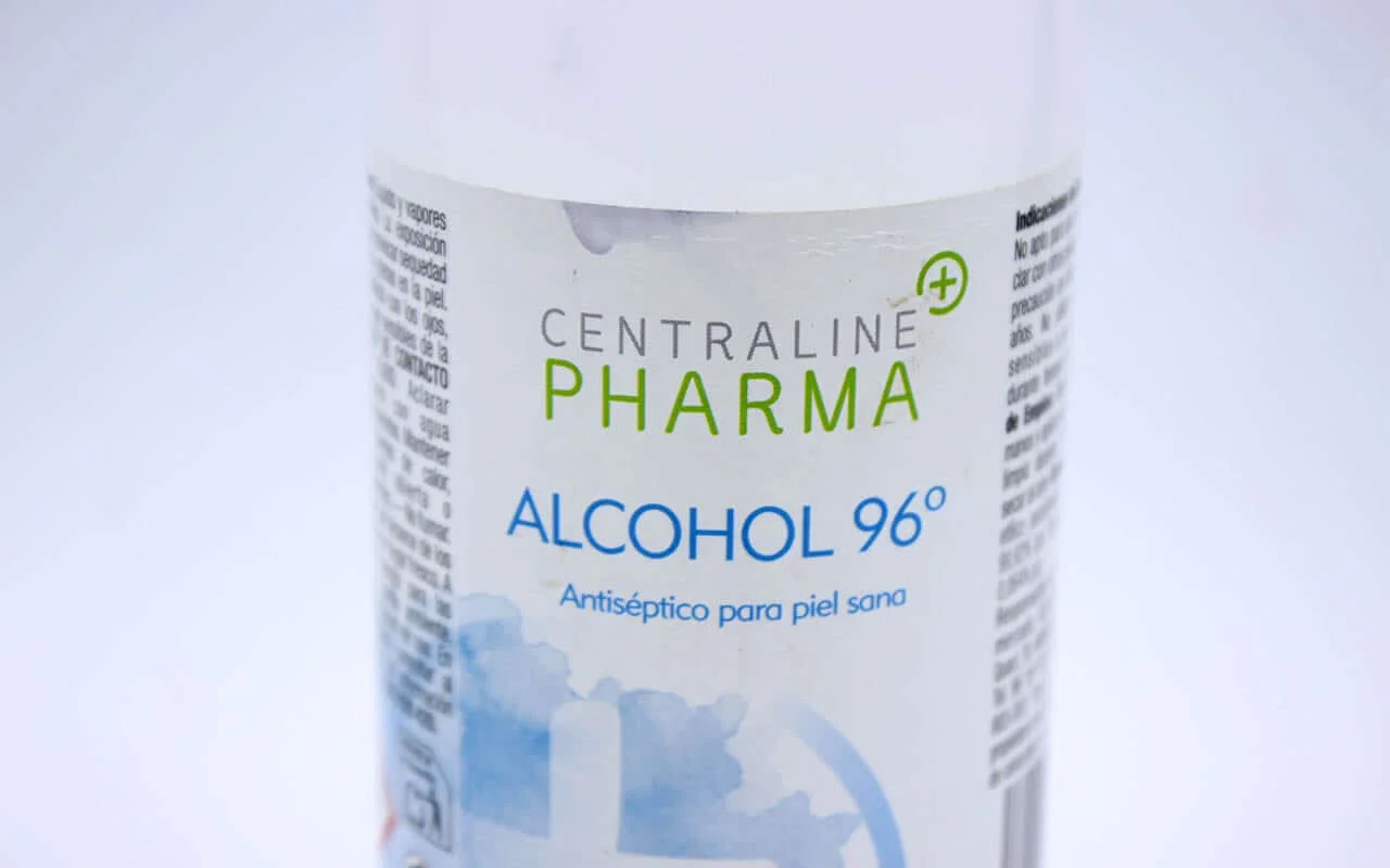 limpiar grinder plastico con alcohol