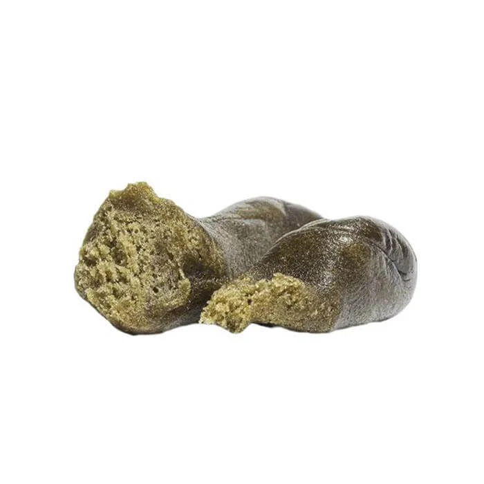 Proceso artesanal de elaboración de bubble hash con tamices y hielo