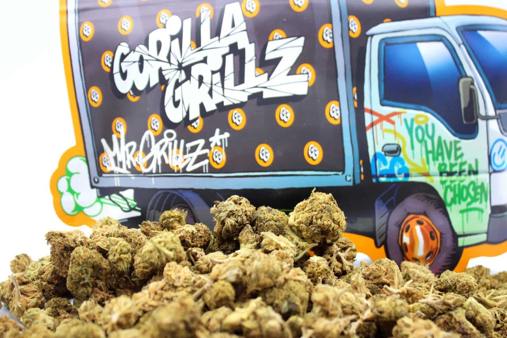 Cogollos de CBD Gorilla Grillz frente a camión ilustrado