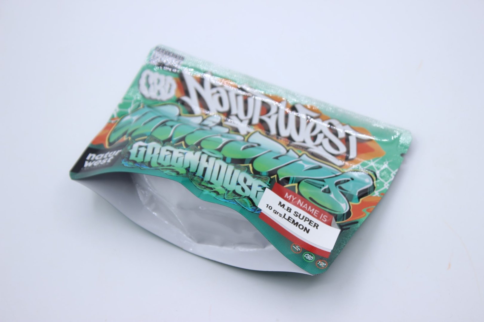 Envase de flor CBD Greenhouse con variedad Super Lemon destacada